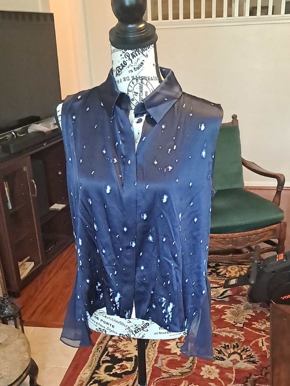 Elie Tahari Navy Sleeveless Silk Blouse Medium